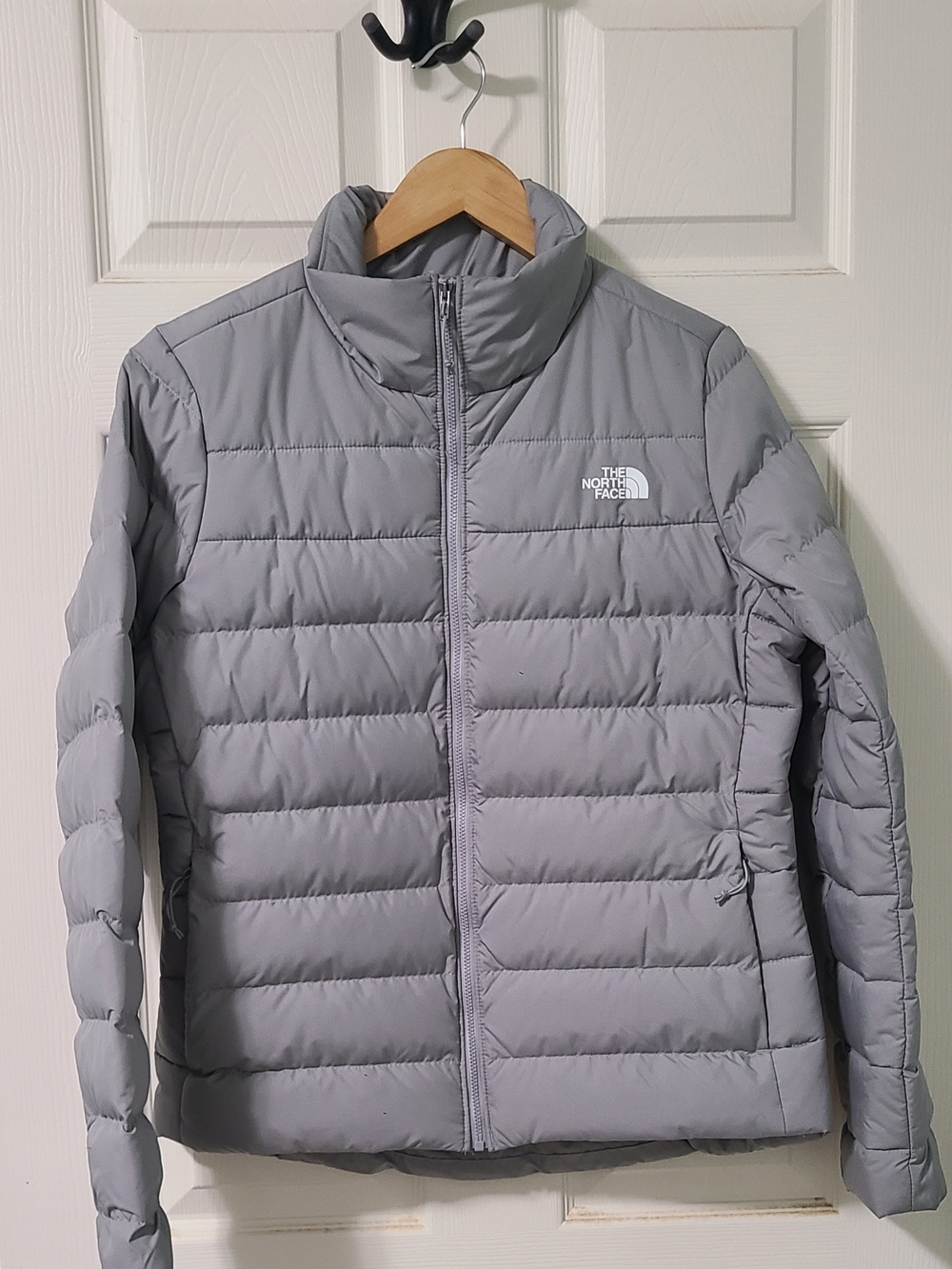 The North Face Women's Lightweight Puffer Jacket - Light Gray